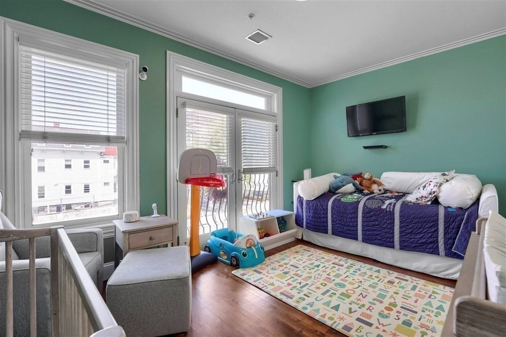 360-362 Dorchester St, South Boston