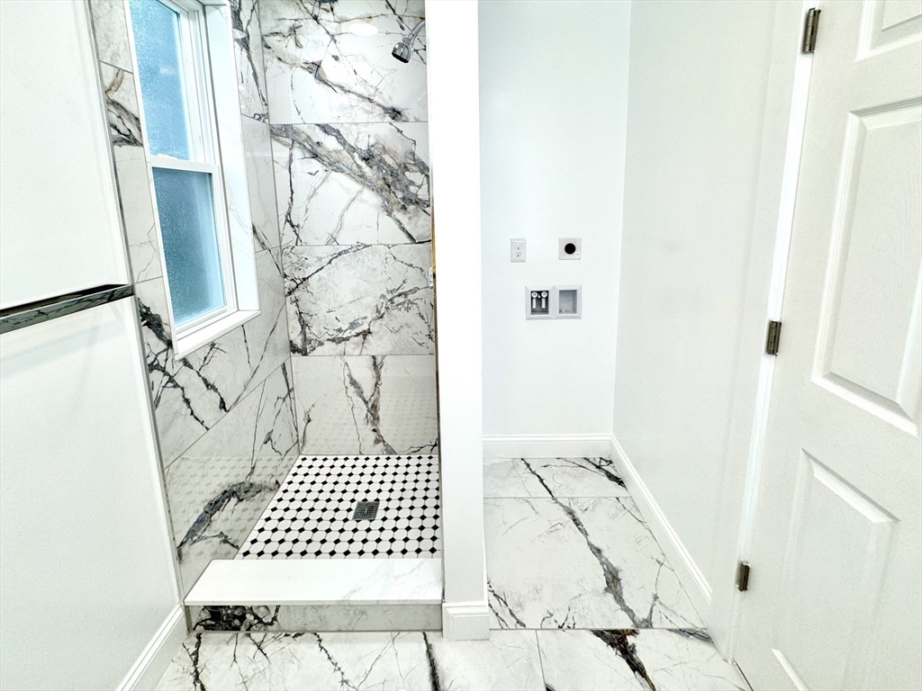 190 Hillside St, Mission Hill