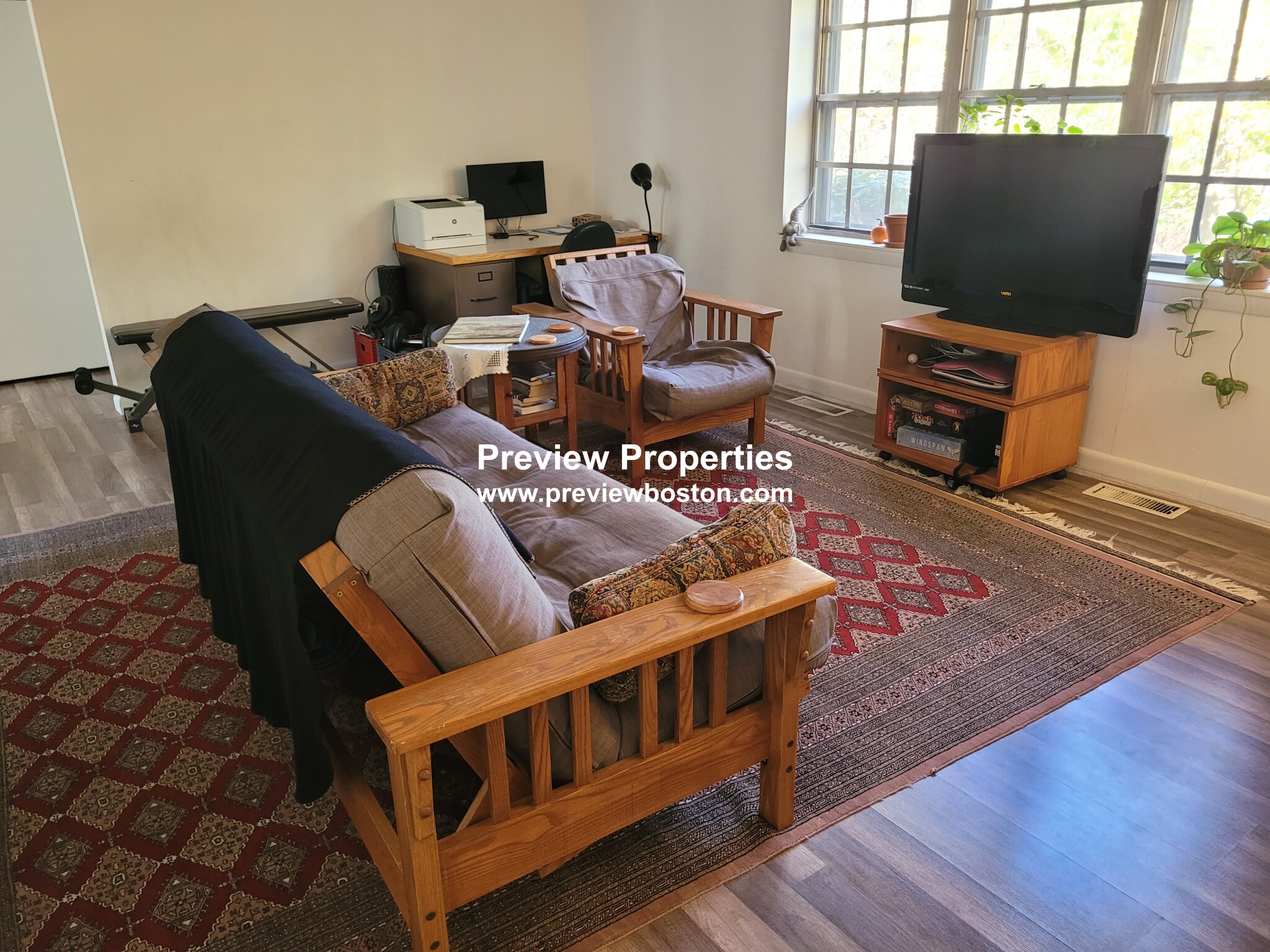 103 Lake Shore Rd, Oak Square