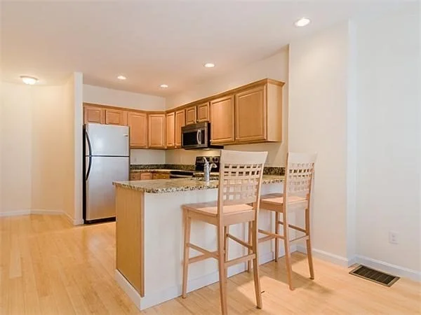 137 W 9th St, South Boston