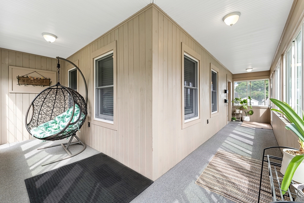 8 Ballard St, Saugus