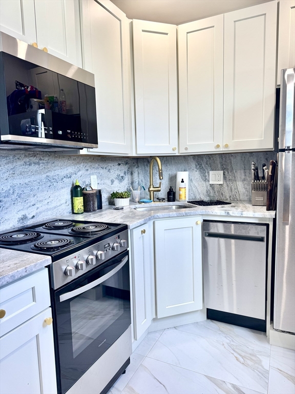 49 Elm St, Charlestown