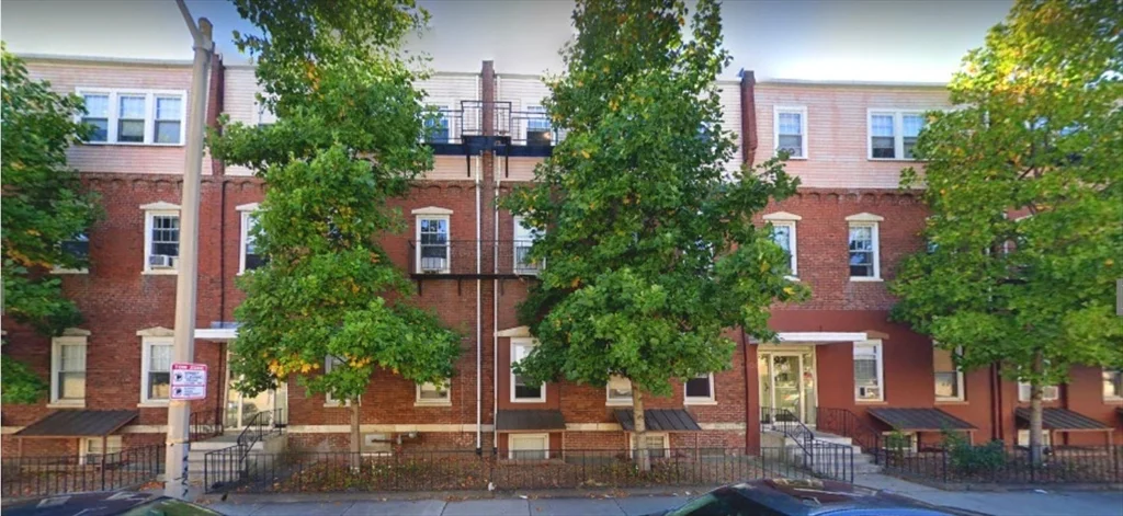 168 N Beacon St, Brighton