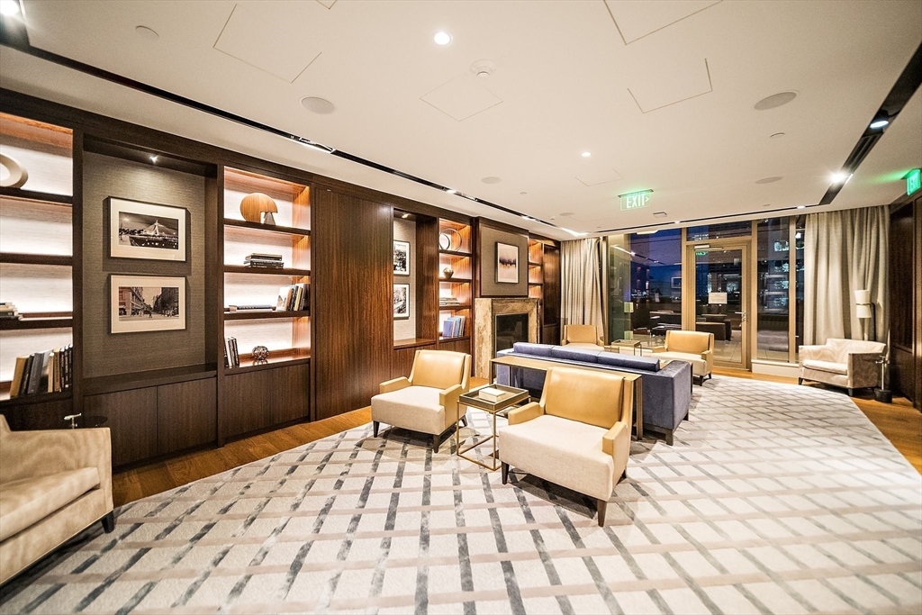 135 Seaport Blvd, Seaport District