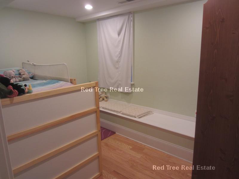 7 Acron Rd, Brookline Village