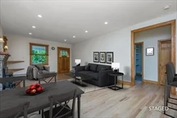 63 Pierrepont Rd, Newton Lower Falls