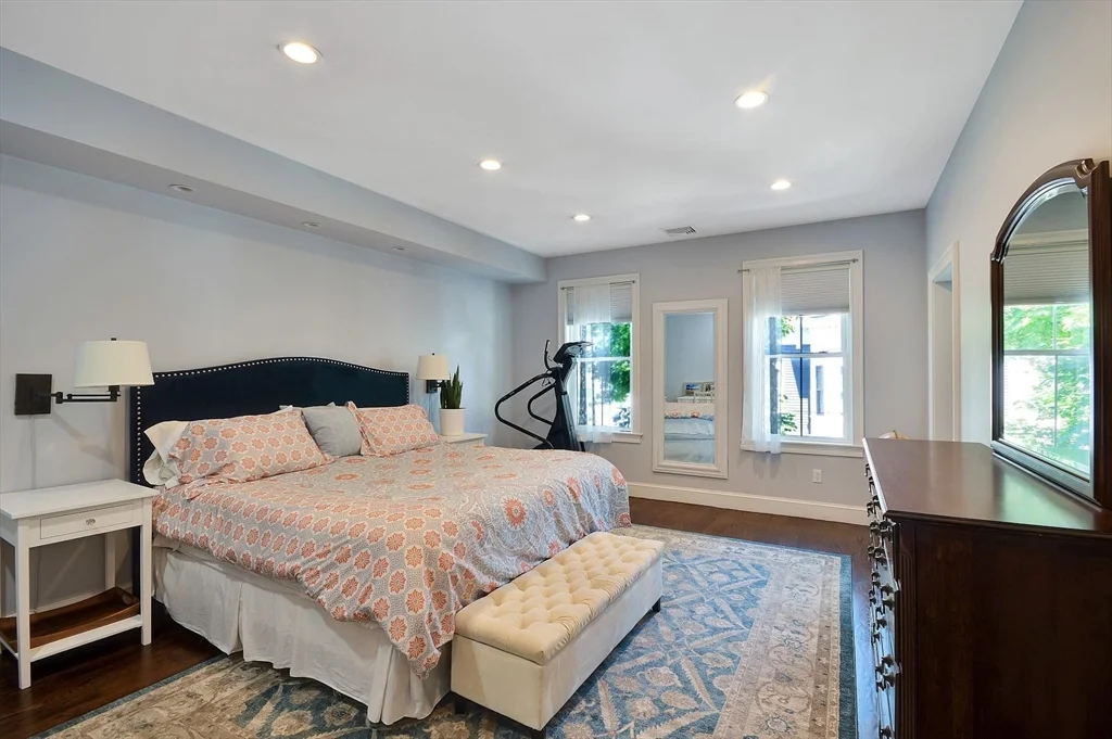 9 Atlantic St, South Boston