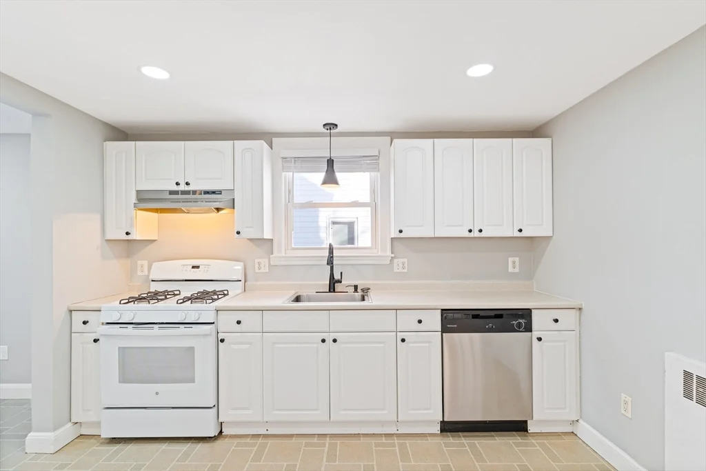 126 Washington Ave, Waltham