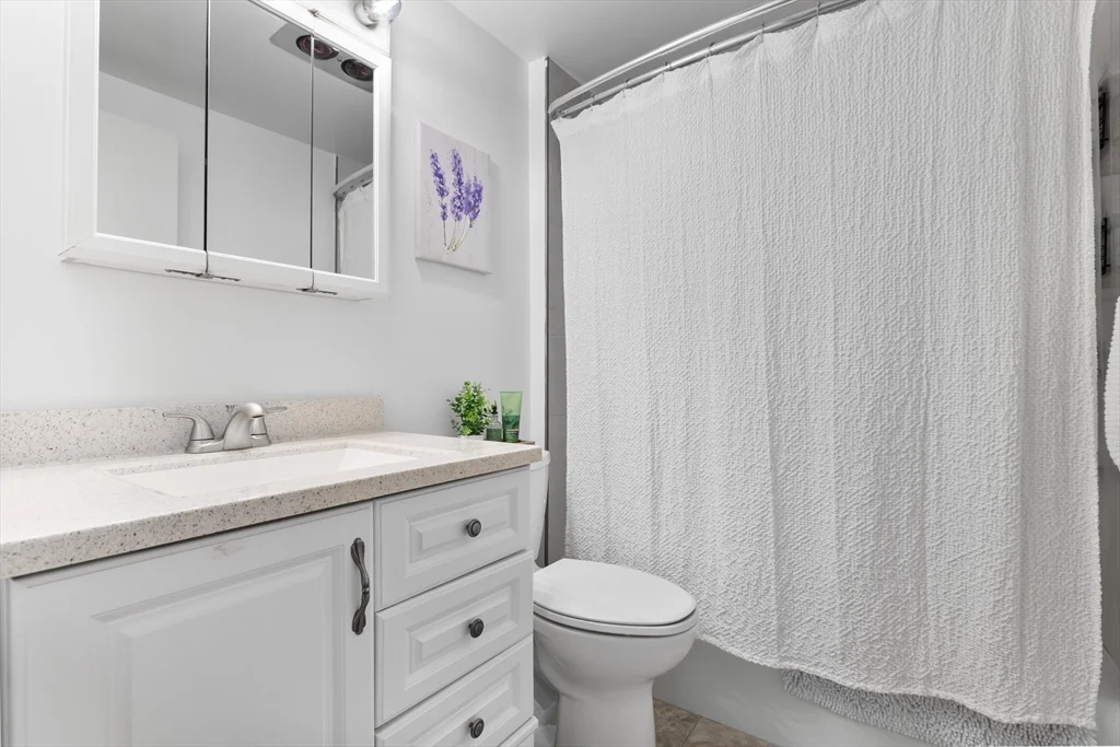 80 N Warren St, Woburn