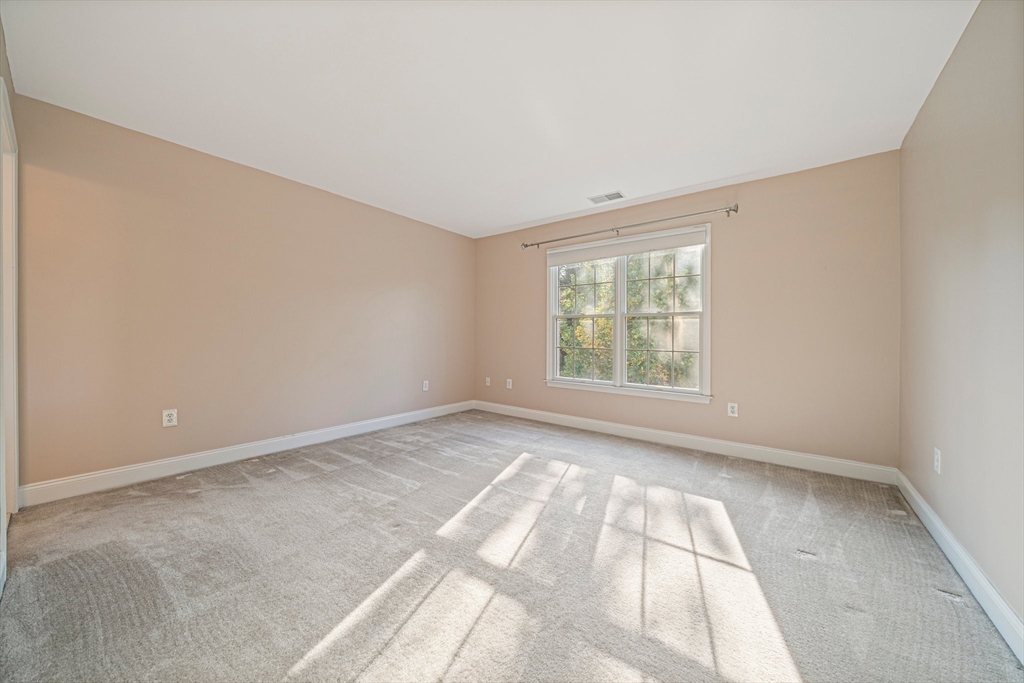 24 Endean Dr, Walpole