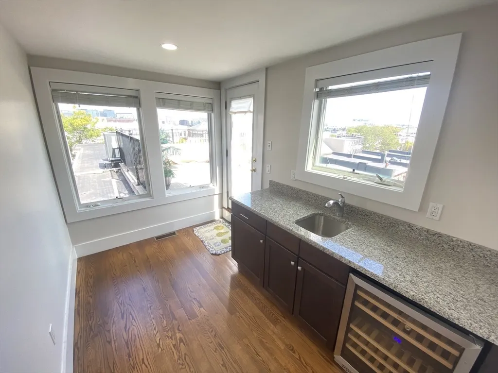 435 East 3rd St, South Boston