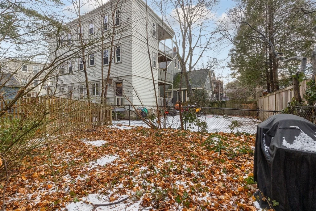 29 Sherman St, Neighborhood 9