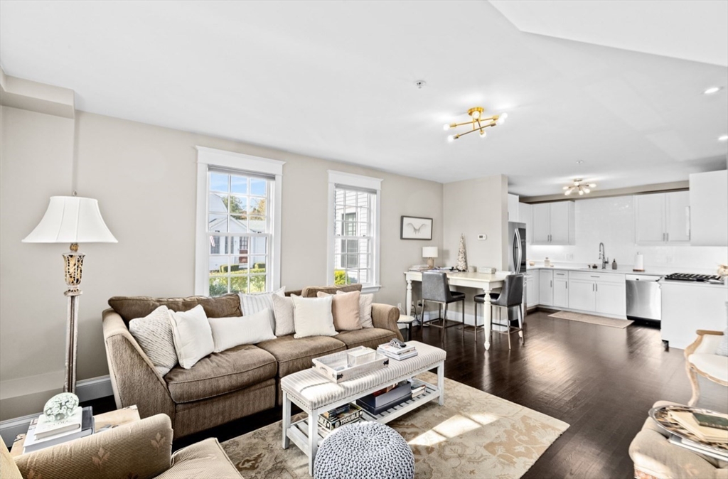 108 Elm St, Cohasset