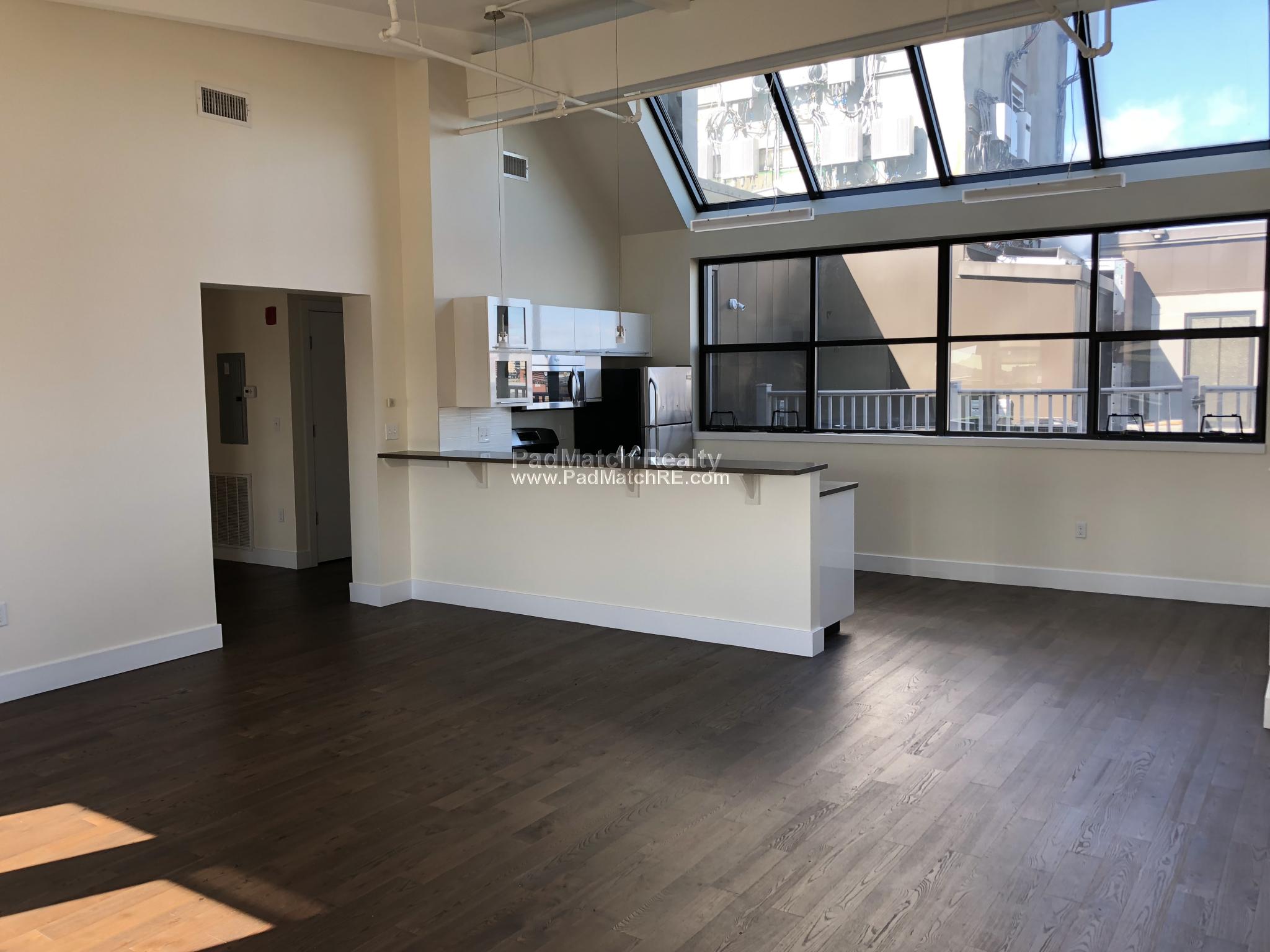 1126 Boylston St, Fenway