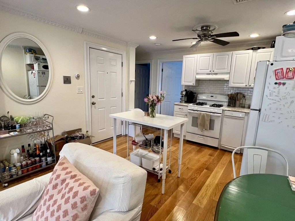 245 E St, South Boston