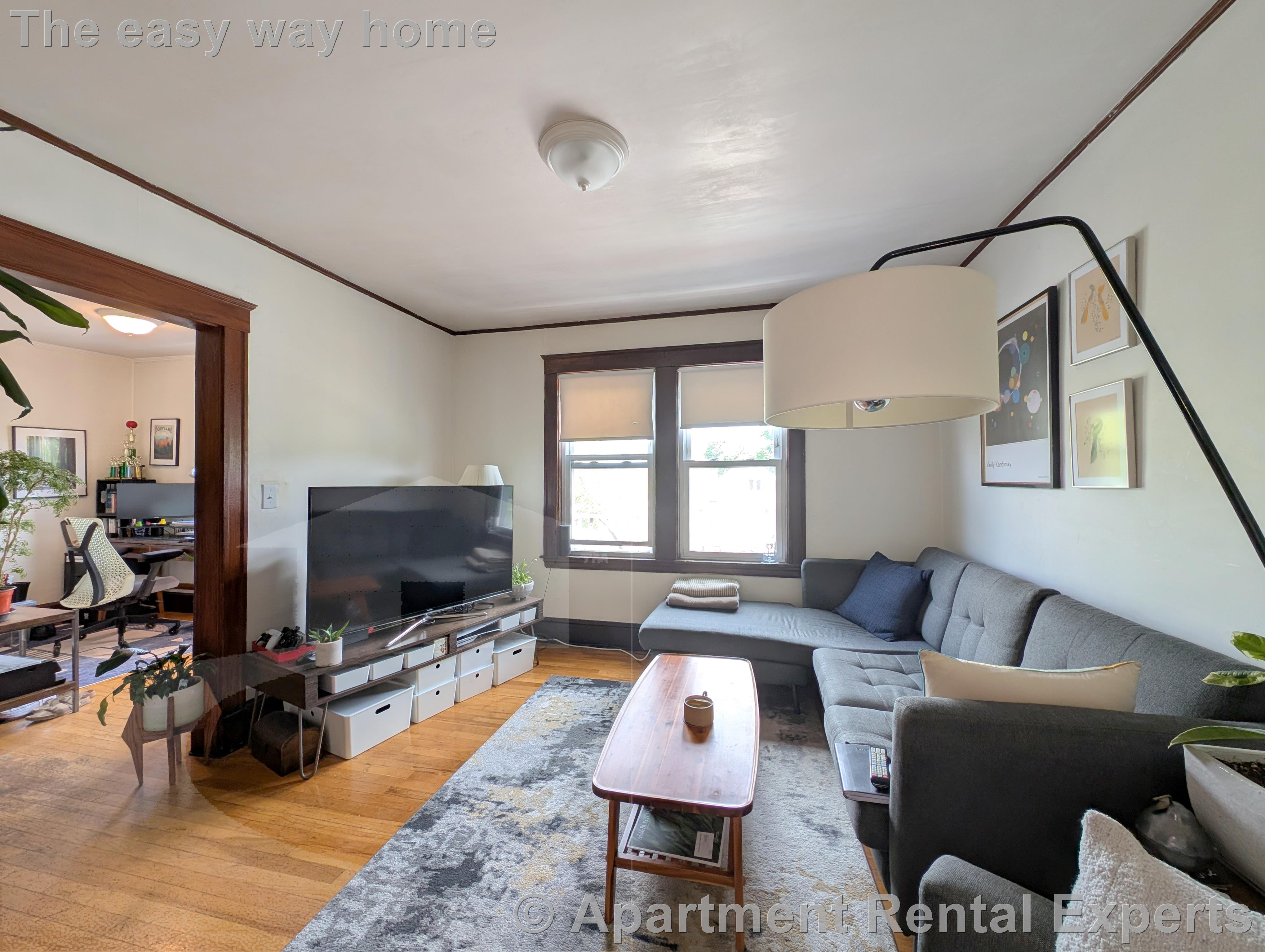 998 Broadway, Davis Square