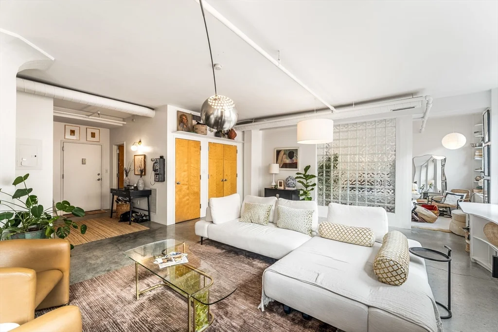 453 Washington St, Midtown