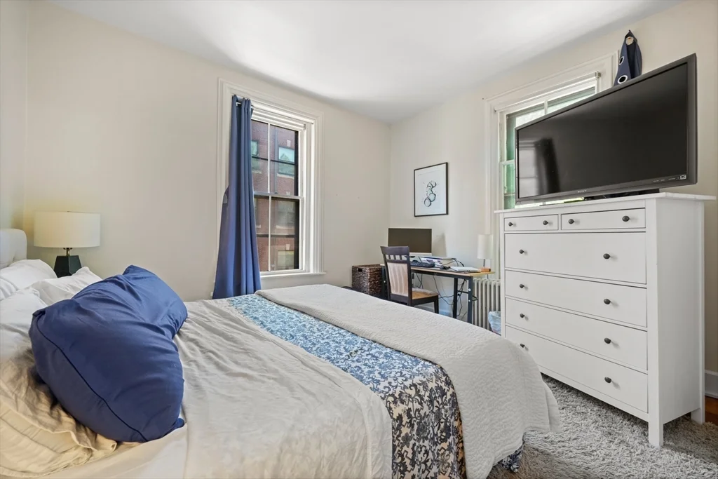 14 Gloucester St, Back Bay