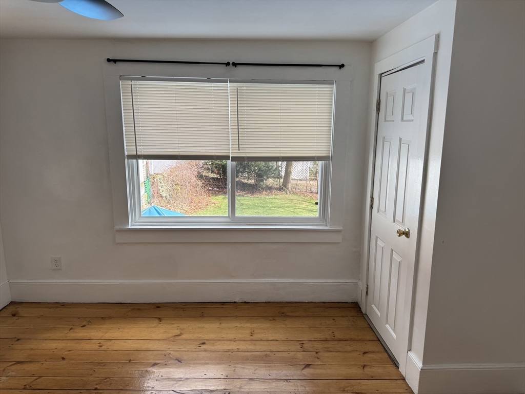 49 Green St, Zip 01830