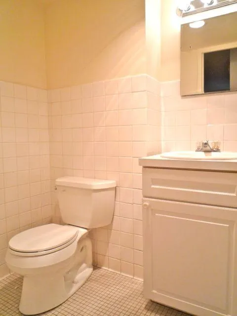 101 Monmouth St, Longwood