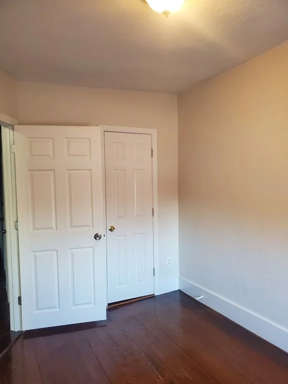 182 Walnut Ave, Roxbury