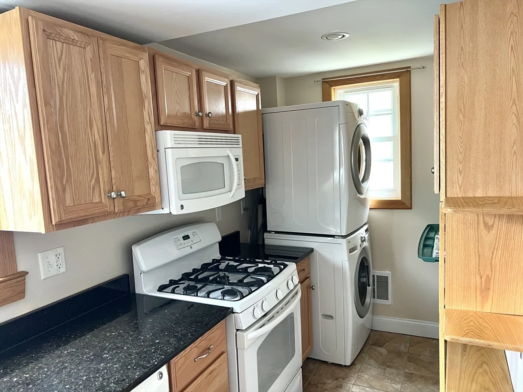 20 Beacon St, Winthrop