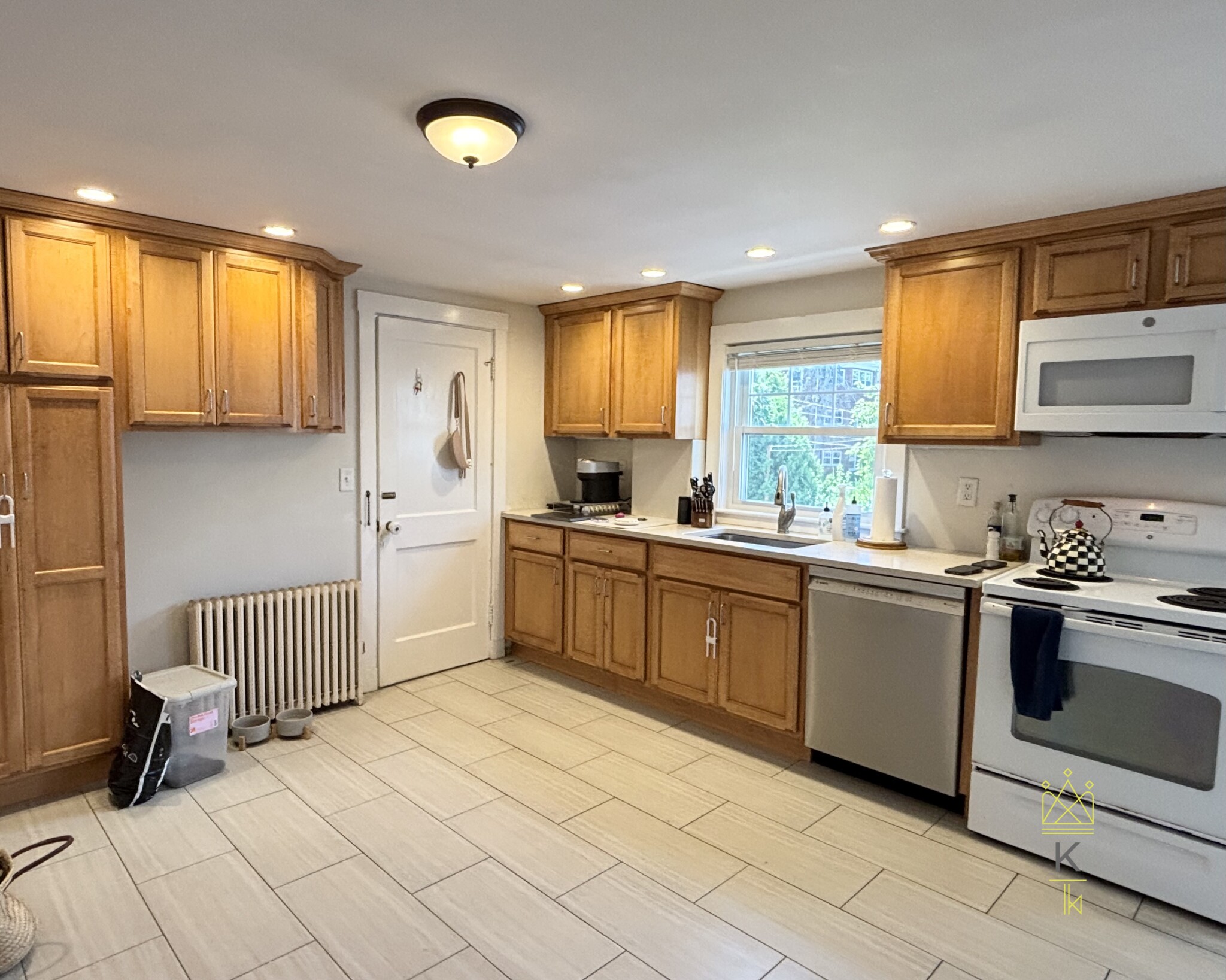 65 Davis Rd, Belmont