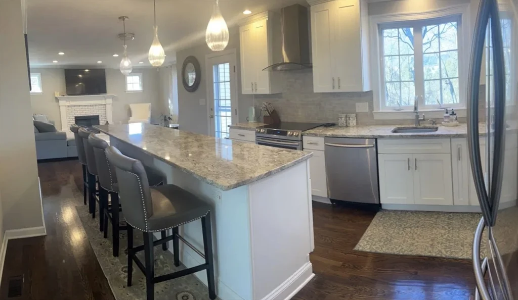 21 Shubert Rd, East Weymouth