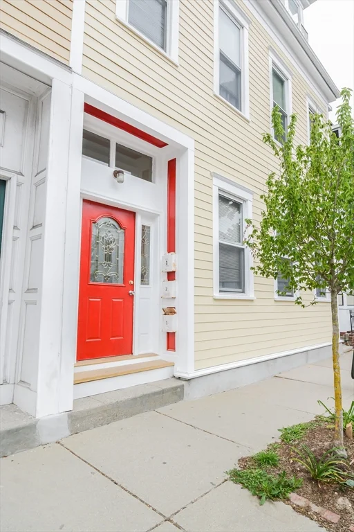 546 East 8th St, South Boston