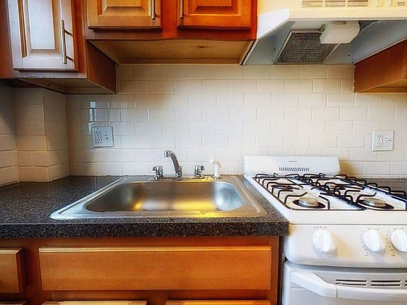 1 bed, 1 bath apartment for rent at 1144 Commonwealth Ave Unit 36, Allston — photo 5 of 6