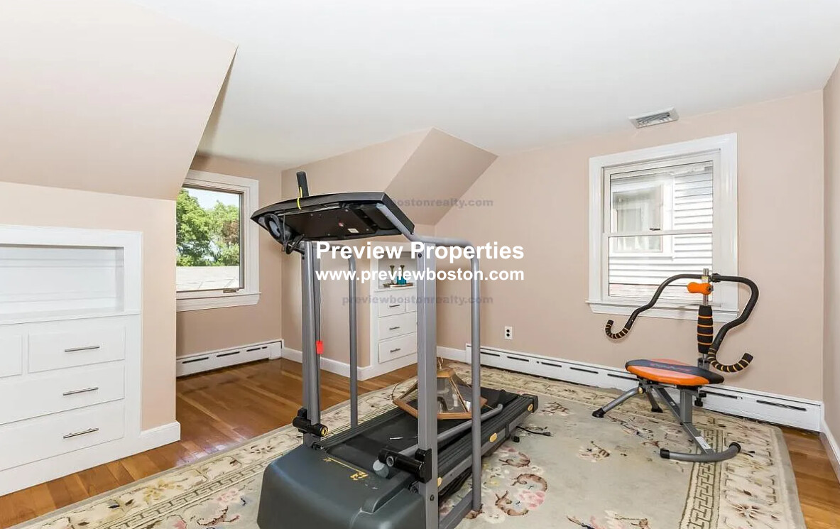 24 Bellamy St, Brighton