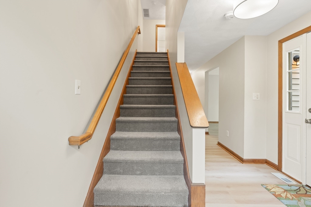 8 Candice Ct, Woburn