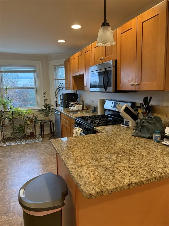 290 Adams St, Abington