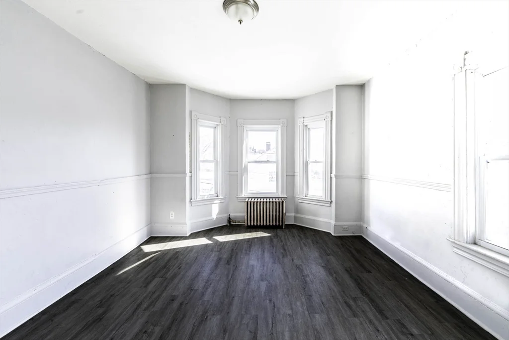 30 Chestnut St, Fitchburg