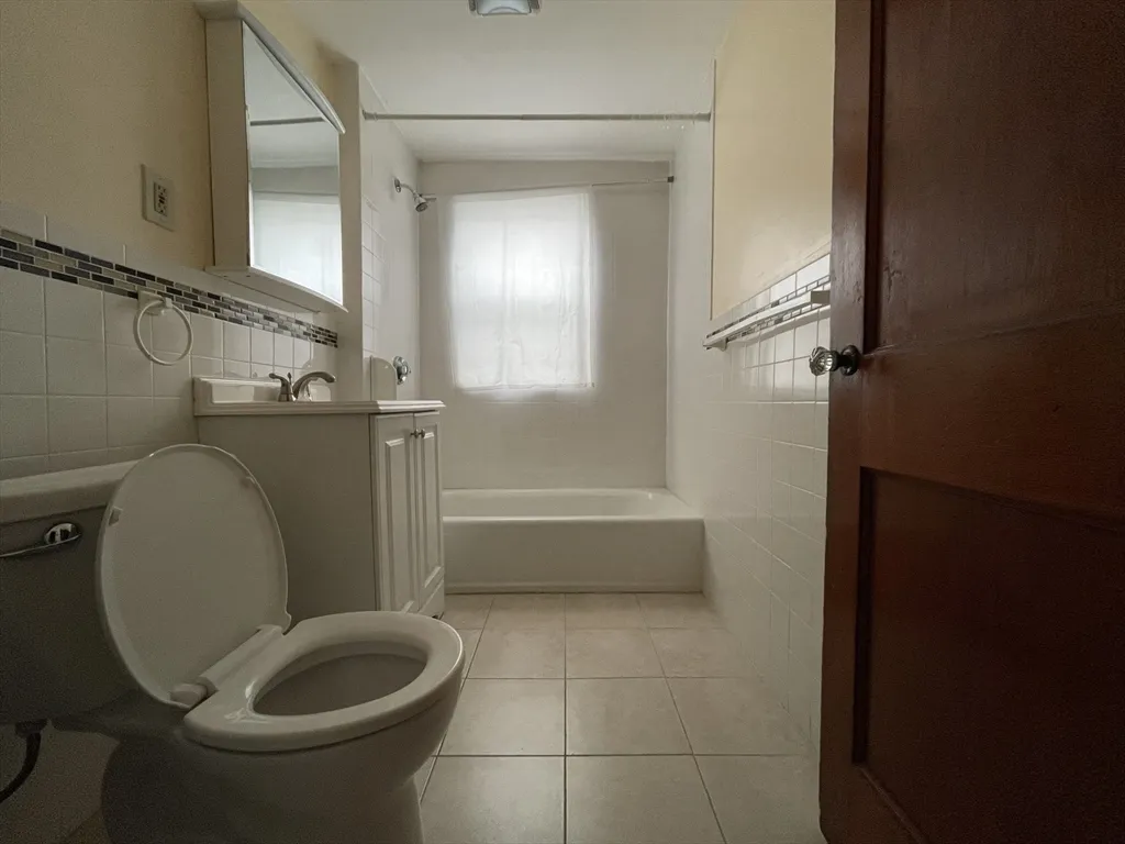 217 Faneuil St, Brighton