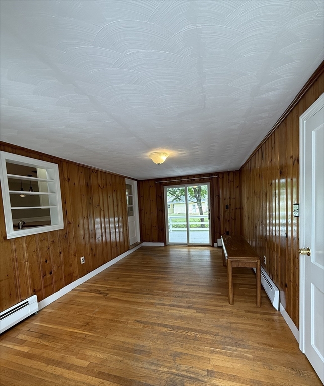 376 S Main St, Andover