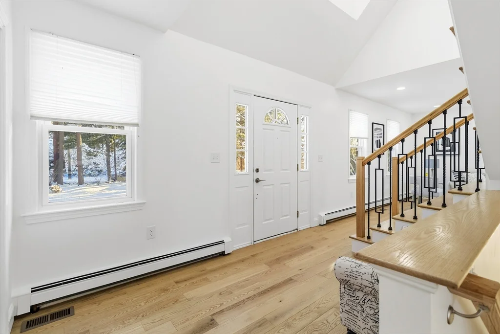 183 Gardner St, Hingham