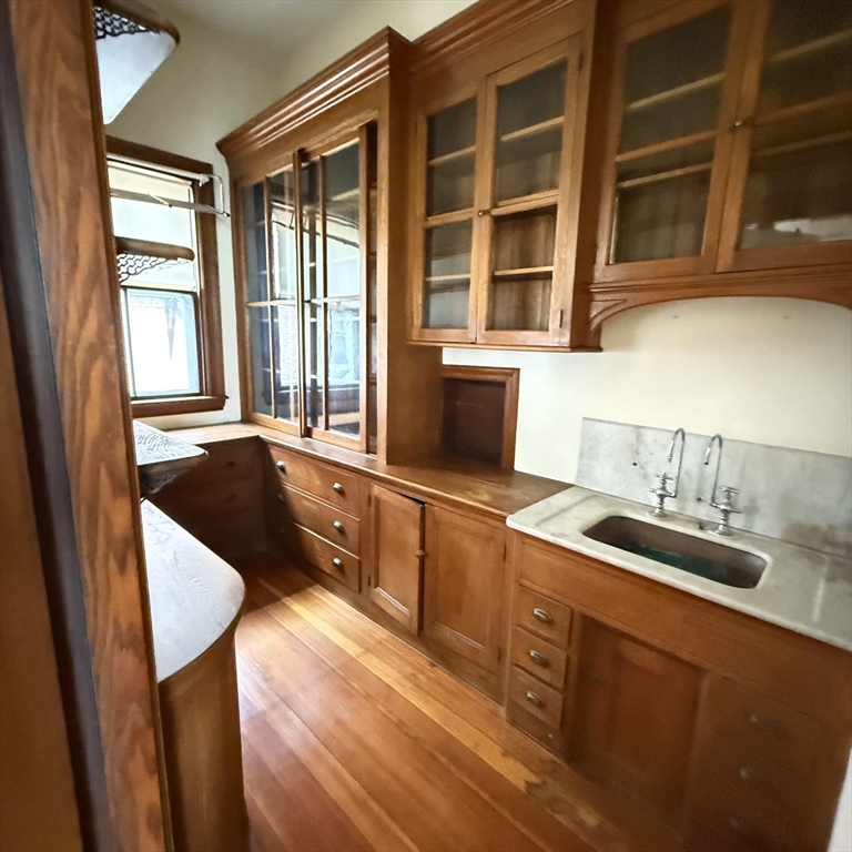 84 Ellery St, Mid-Cambridge