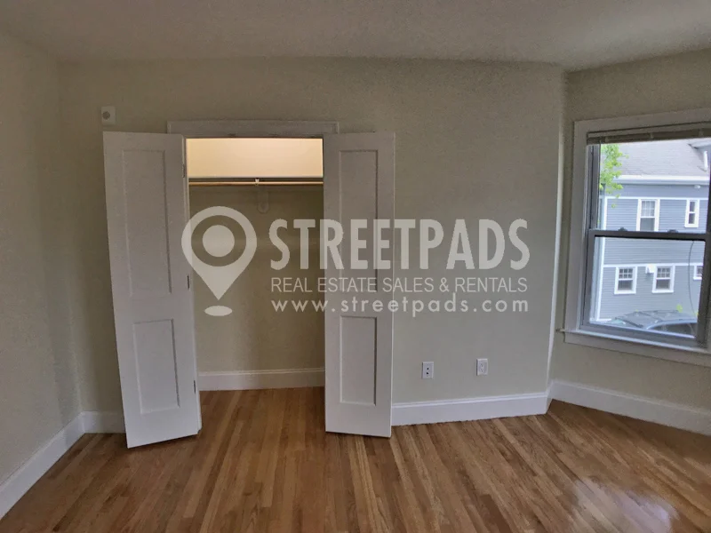 327 Highland Ave, Powder House Square