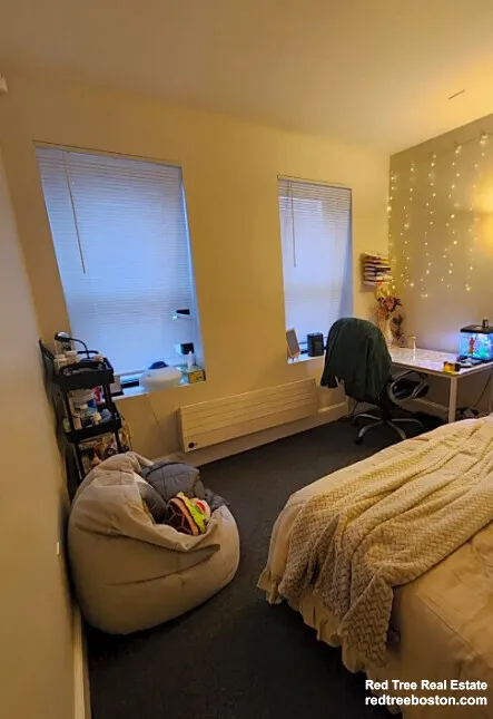 829 Beacon St, Fenway