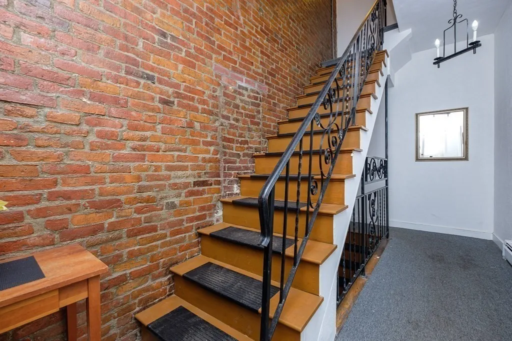 4 Wigglesworth St, Mission Hill