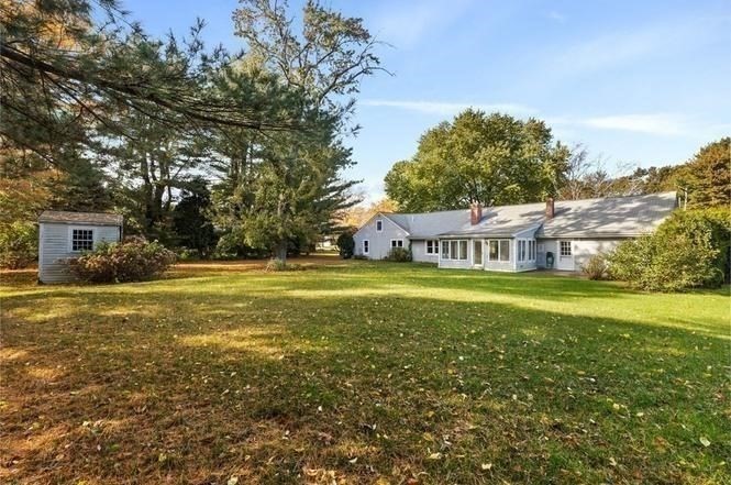 10 Pinegrove, Hingham