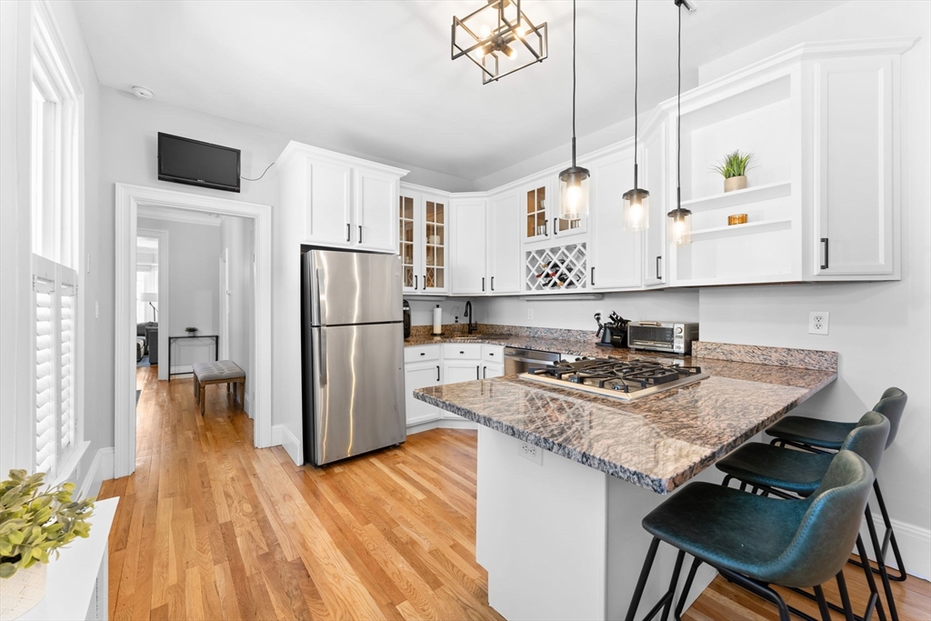 9 Gates St, South Boston