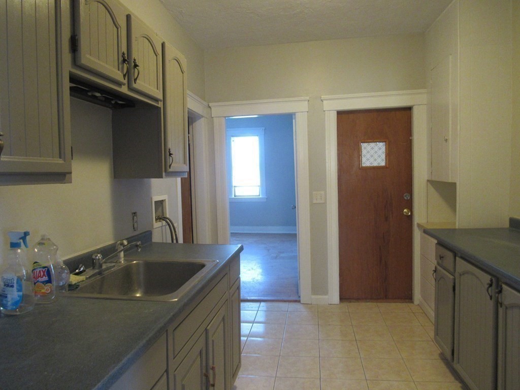 98 Brookline St, Webster Square