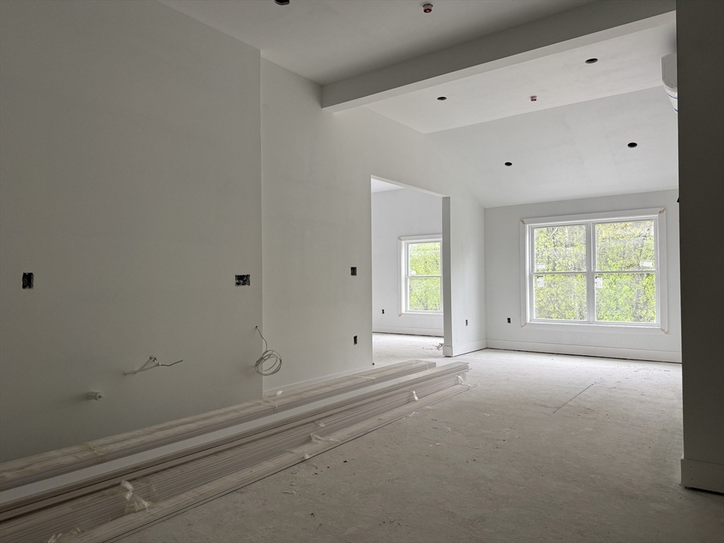 251 Sladen St, Dracut