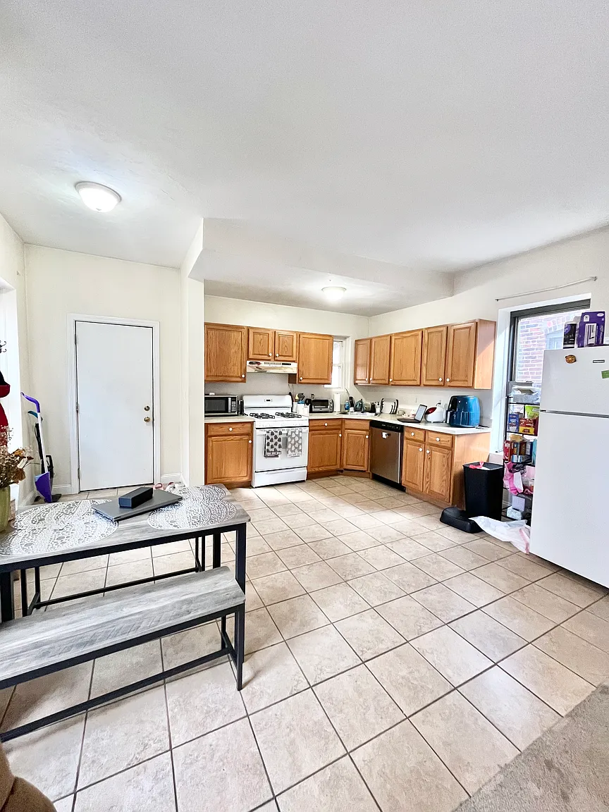 10 South Huntington Ave, Mission Hill