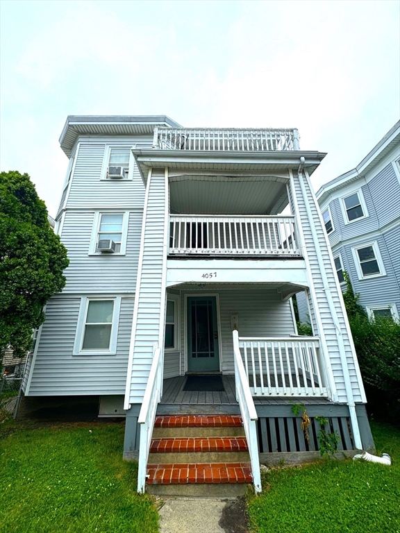 4057 Washington St, Roslindale