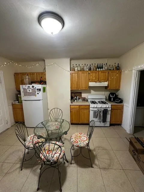 96 Calumet St, Mission Hill