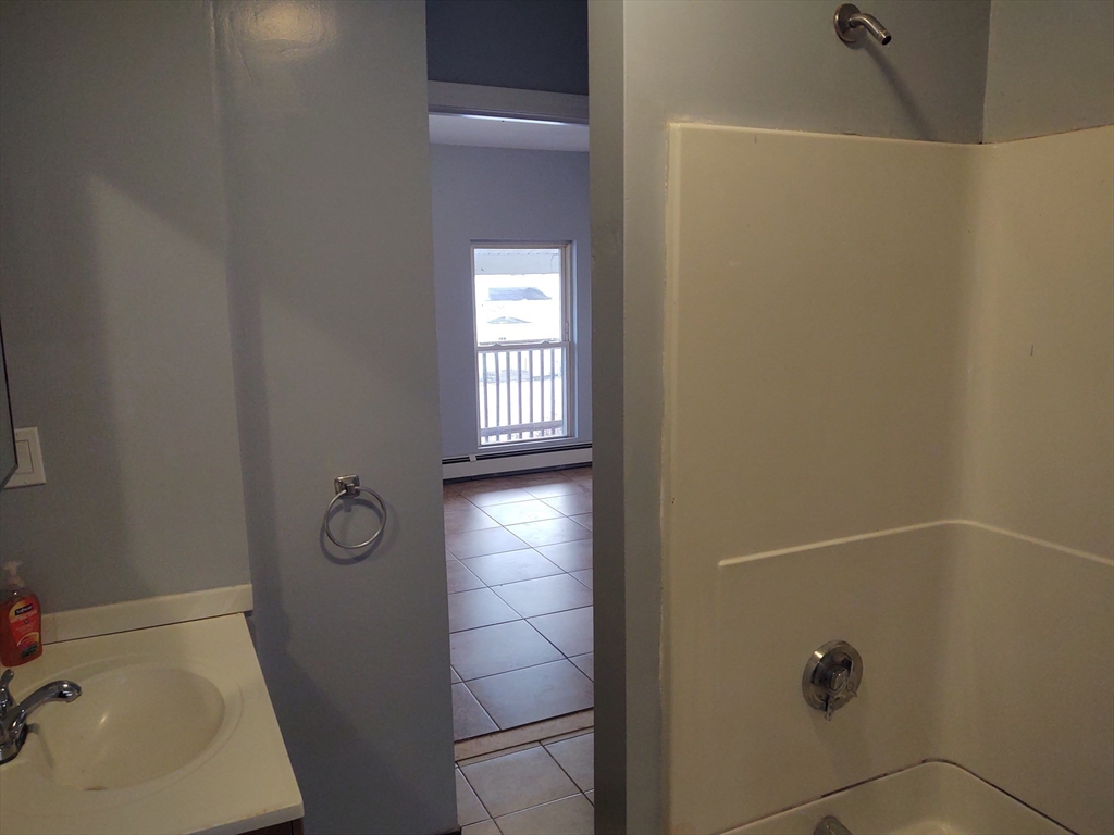 96 Pleasant St, Marlborough