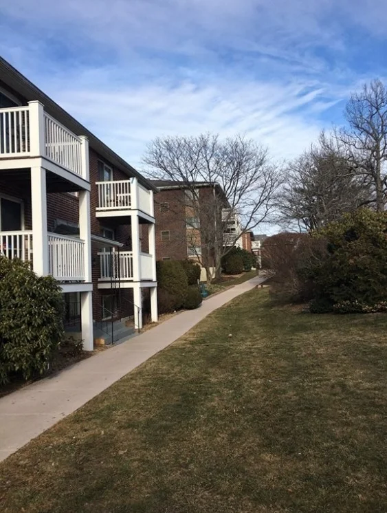 616 Boston Post Rd E, Marlborough